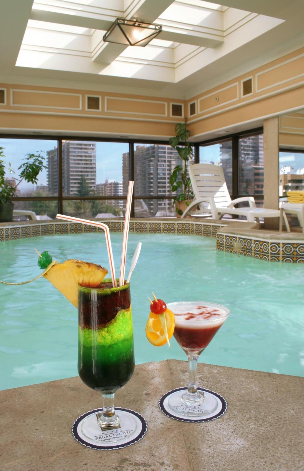 Hotel Regal Pacific Сантьяго Екстер'єр фото Pool at the hotel