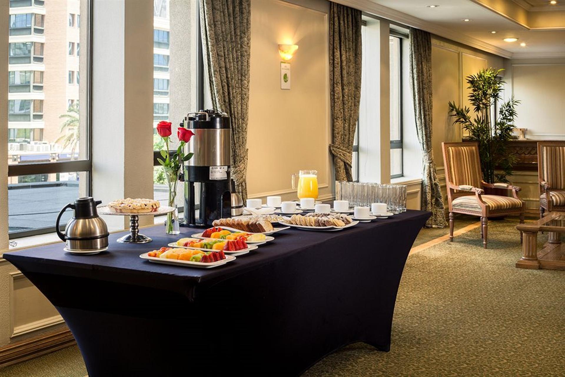 Hotel Regal Pacific Сантьяго Екстер'єр фото A coffee break