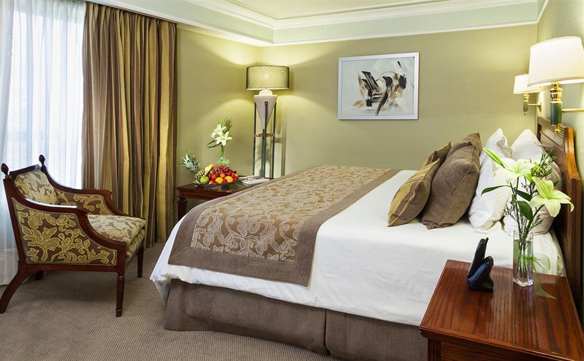 Hotel Regal Pacific Сантьяго Екстер'єр фото A bedroom at the InterContinental London