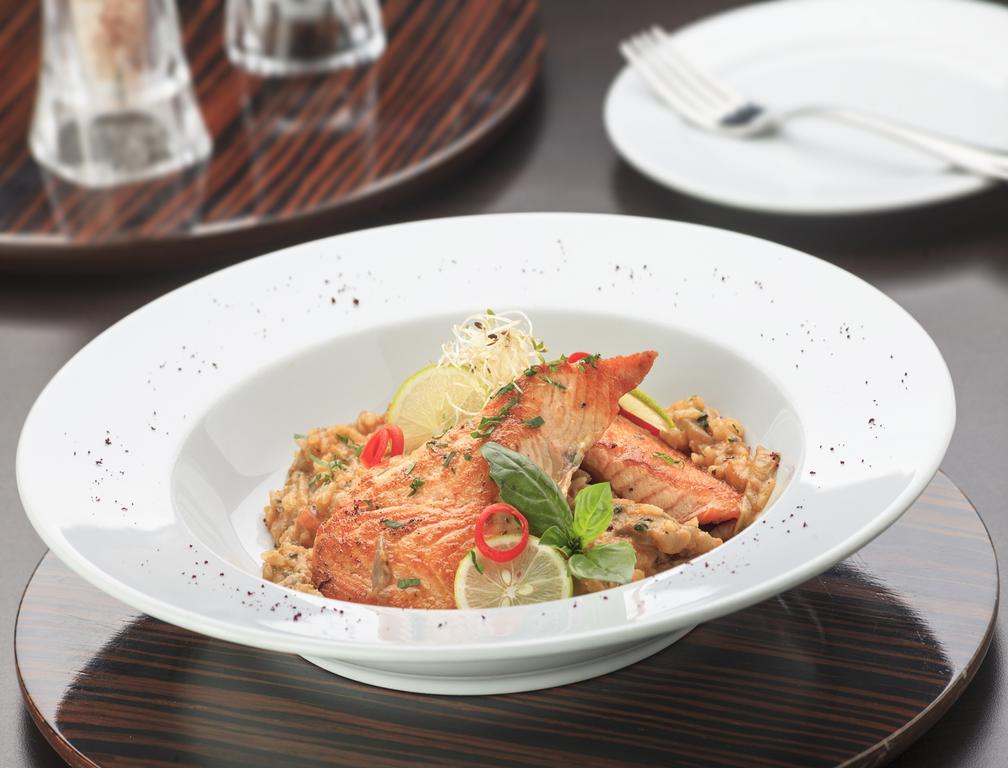Hotel Regal Pacific Сантьяго Екстер'єр фото A plate of salmon and rice