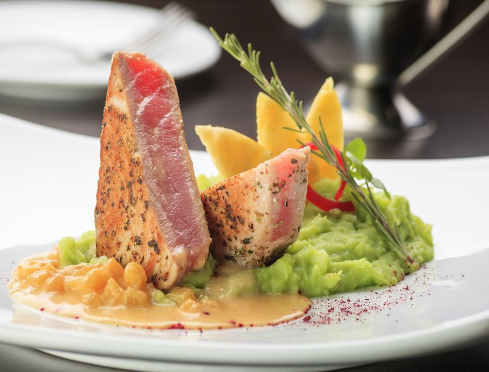 Hotel Regal Pacific Сантьяго Екстер'єр фото Tuna steak